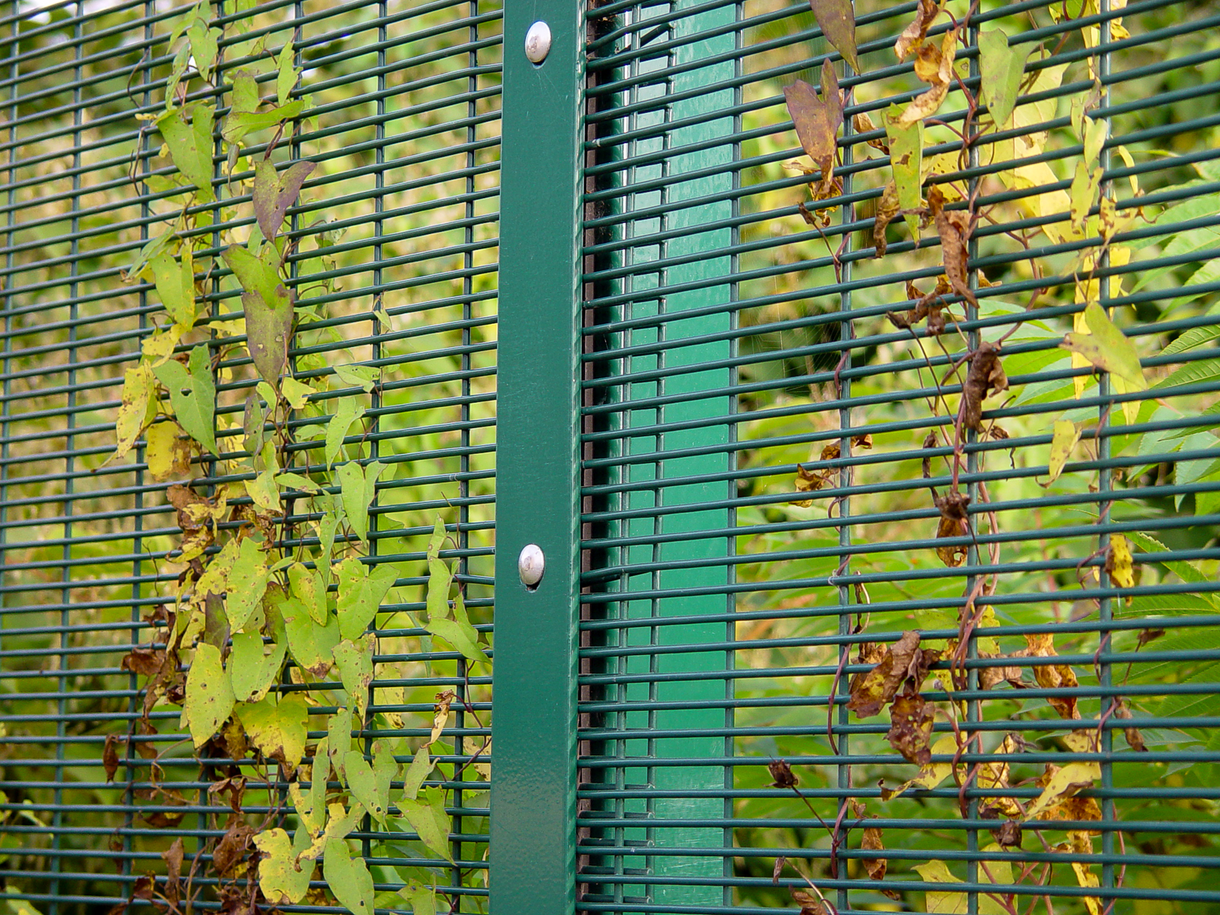 Resistor fence